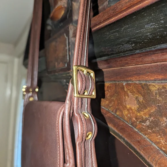 COACH 90’s Vintage 9144 LEGACY Studio Flap Crossbody Bag - Picture 3 of 12